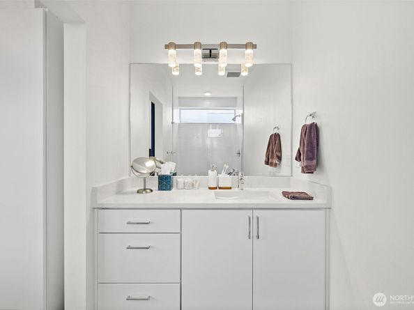 1211 E Mercer Street, Seattle WA 98102