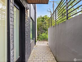 1211 E Mercer Street, Seattle WA 98102