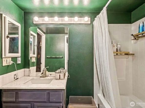 110 SW 116th Street A13, Seattle WA 98146