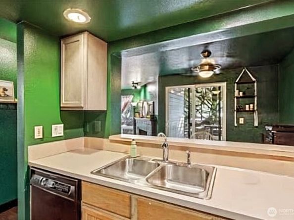 110 SW 116th Street A13, Seattle WA 98146