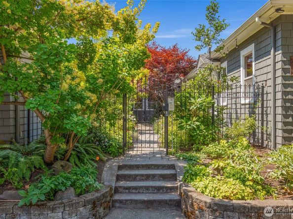 421 10th Avenue E F, Seattle WA 98102