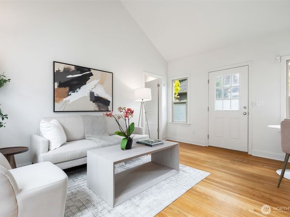 421 10th Avenue E F, Seattle WA 98102