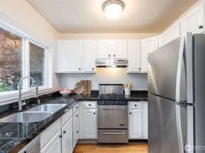 421 10th Avenue E F, Seattle WA 98102