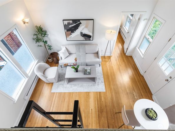 421 10th Avenue E F, Seattle WA 98102