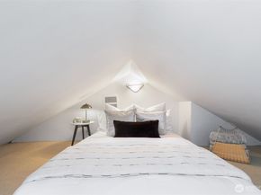 421 10th Avenue E F, Seattle WA 98102