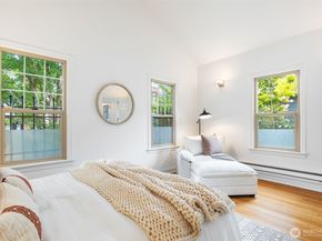 421 10th Avenue E F, Seattle WA 98102