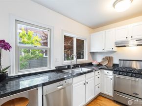 421 10th Avenue E F, Seattle WA 98102