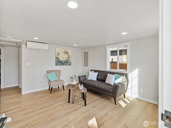 9223 38th Avenue S, Seattle WA 98118