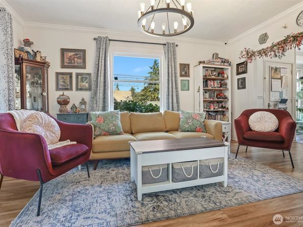 3654 35th Avenue W, Seattle WA 98199