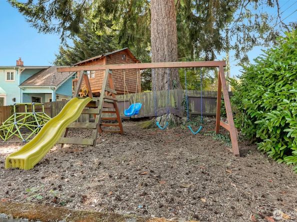 3654 35th Avenue W, Seattle WA 98199