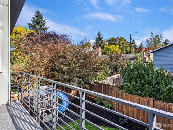 6504 39th Avenue NE, Seattle WA 98115