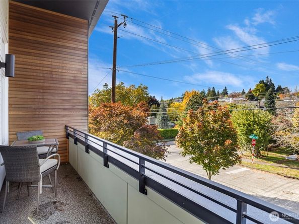6504 39th Avenue NE, Seattle WA 98115