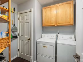 1594 Alki Avenue SW 302, Seattle WA 98116