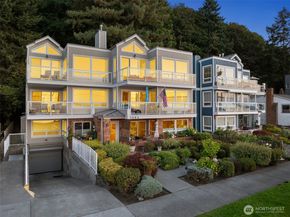 1594 Alki Avenue SW 302, Seattle WA 98116
