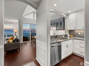 1594 Alki Avenue SW 302, Seattle WA 98116