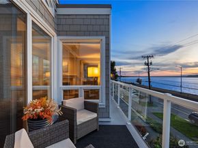 1594 Alki Avenue SW 302, Seattle WA 98116