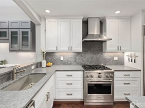 1594 Alki Avenue SW 302, Seattle WA 98116