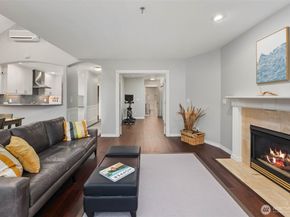 1594 Alki Avenue SW 302, Seattle WA 98116