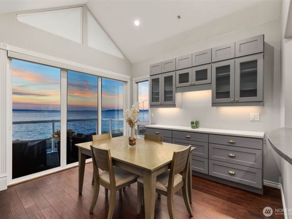 1594 Alki Avenue SW 302, Seattle WA 98116
