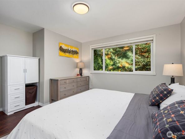 1594 Alki Avenue SW 302, Seattle WA 98116