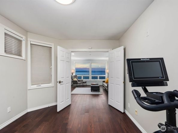 1594 Alki Avenue SW 302, Seattle WA 98116
