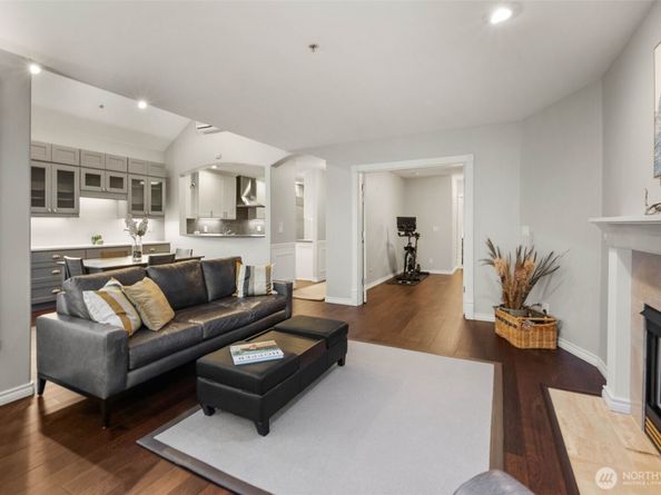 1594 Alki Avenue SW 302, Seattle WA 98116