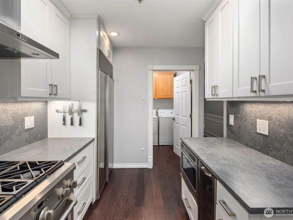 1594 Alki Avenue SW 302, Seattle WA 98116