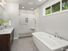 4525 90th Avenue SE, Mercer Island WA 98040
