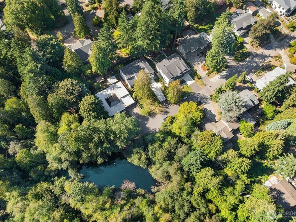 4525 90th Avenue SE, Mercer Island WA 98040
