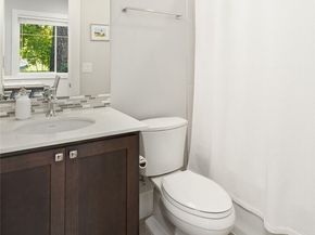 4525 90th Avenue SE, Mercer Island WA 98040