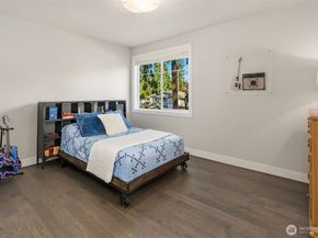 4525 90th Avenue SE, Mercer Island WA 98040