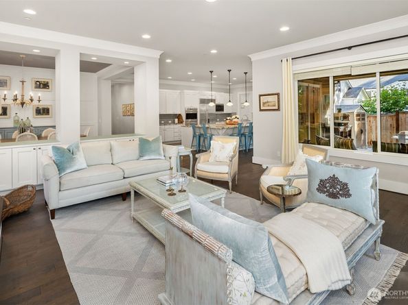 4525 90th Avenue SE, Mercer Island WA 98040