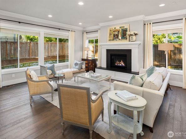 4525 90th Avenue SE, Mercer Island WA 98040