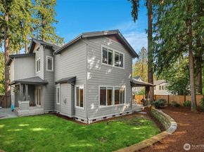 4525 90th Avenue SE, Mercer Island WA 98040