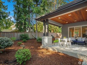 4525 90th Avenue SE, Mercer Island WA 98040