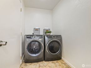 10332 Midvale Avenue N, Seattle WA 98133