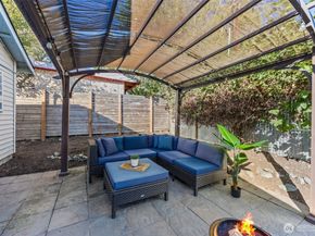 10332 Midvale Avenue N, Seattle WA 98133