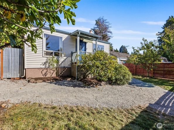 10332 Midvale Avenue N, Seattle WA 98133
