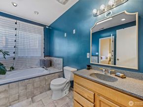 10332 Midvale Avenue N, Seattle WA 98133