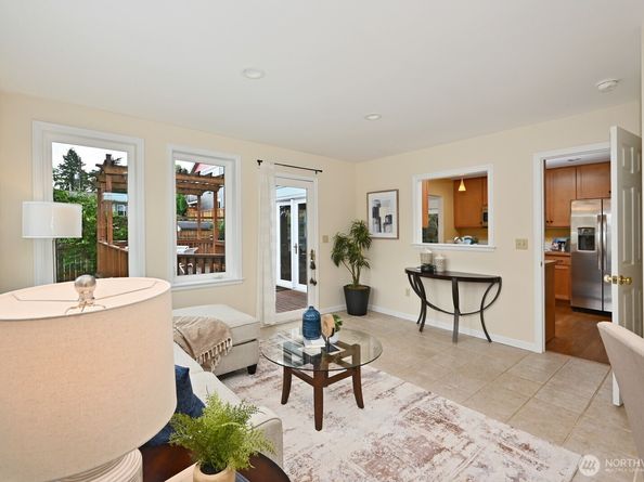 12019 B 25th Avenue NE, Seattle WA 98125