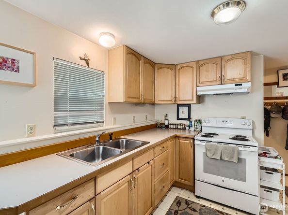 12019 B 25th Avenue NE, Seattle WA 98125