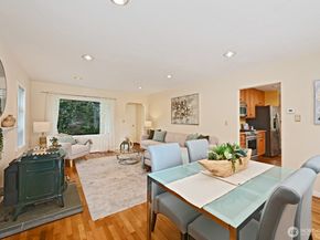 12019 B 25th Avenue NE, Seattle WA 98125