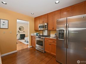 12019 B 25th Avenue NE, Seattle WA 98125