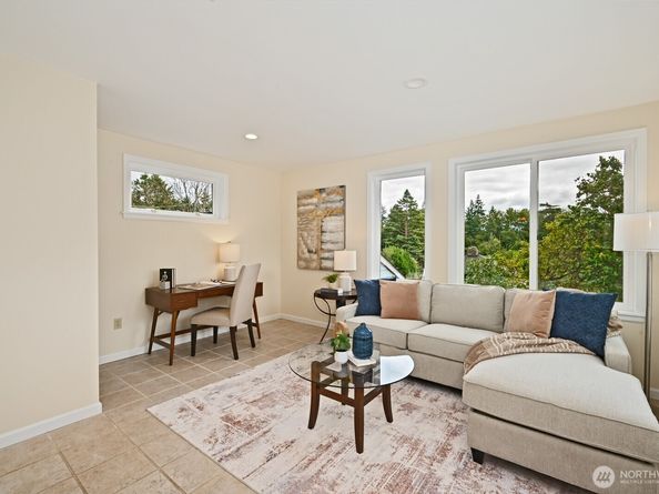 12019 B 25th Avenue NE, Seattle WA 98125