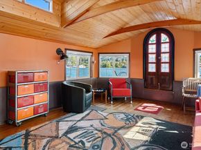 2401 N Northlake Way L6, Seattle WA 98103