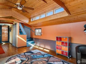 2401 N Northlake Way L6, Seattle WA 98103