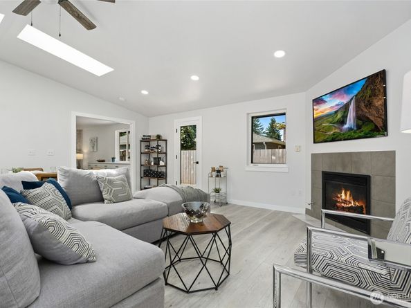 2131 105th Place SE, Everett WA 98208