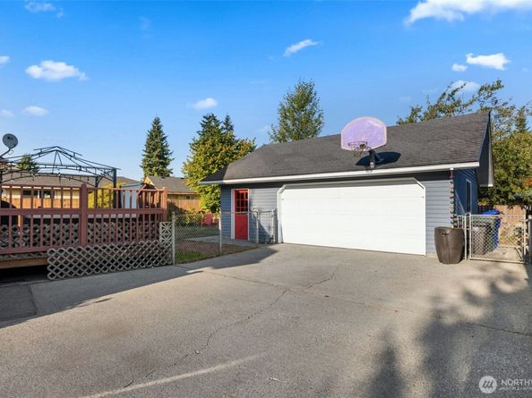7711 Rainier Drive, Everett WA 98203