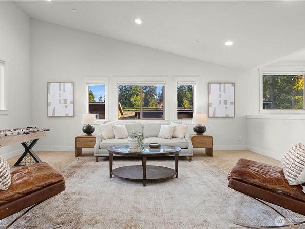 14540 Stone Avenue N, Shoreline WA 98133