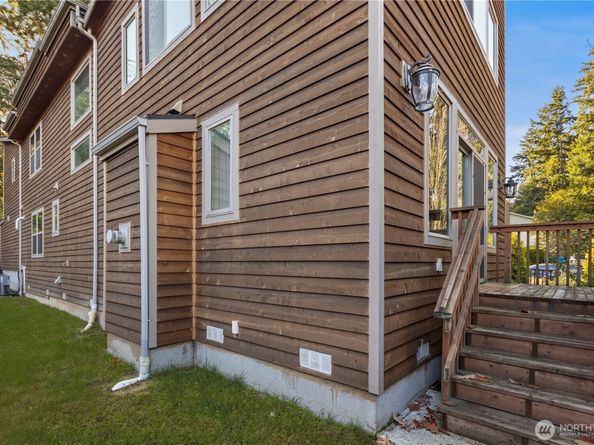 14540 Stone Avenue N, Shoreline WA 98133